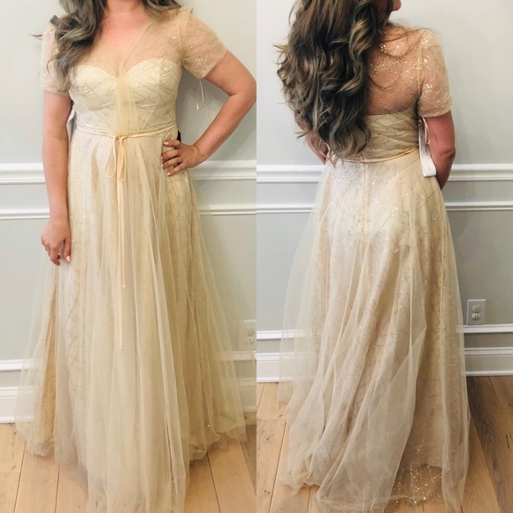 CARMEN MARC VALVO
SEQUIN GLITTER MESH BALLGOWN - Picture 4 of 8